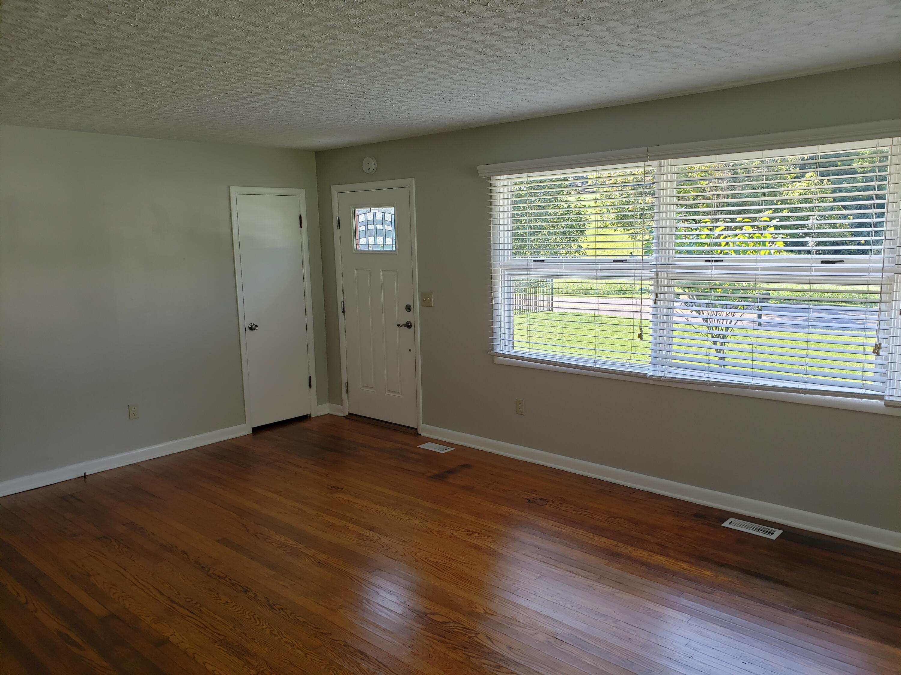 824 West Carters Valley Road Kingsport, TN 37660 - Photo 6 of 19 20210907_101122