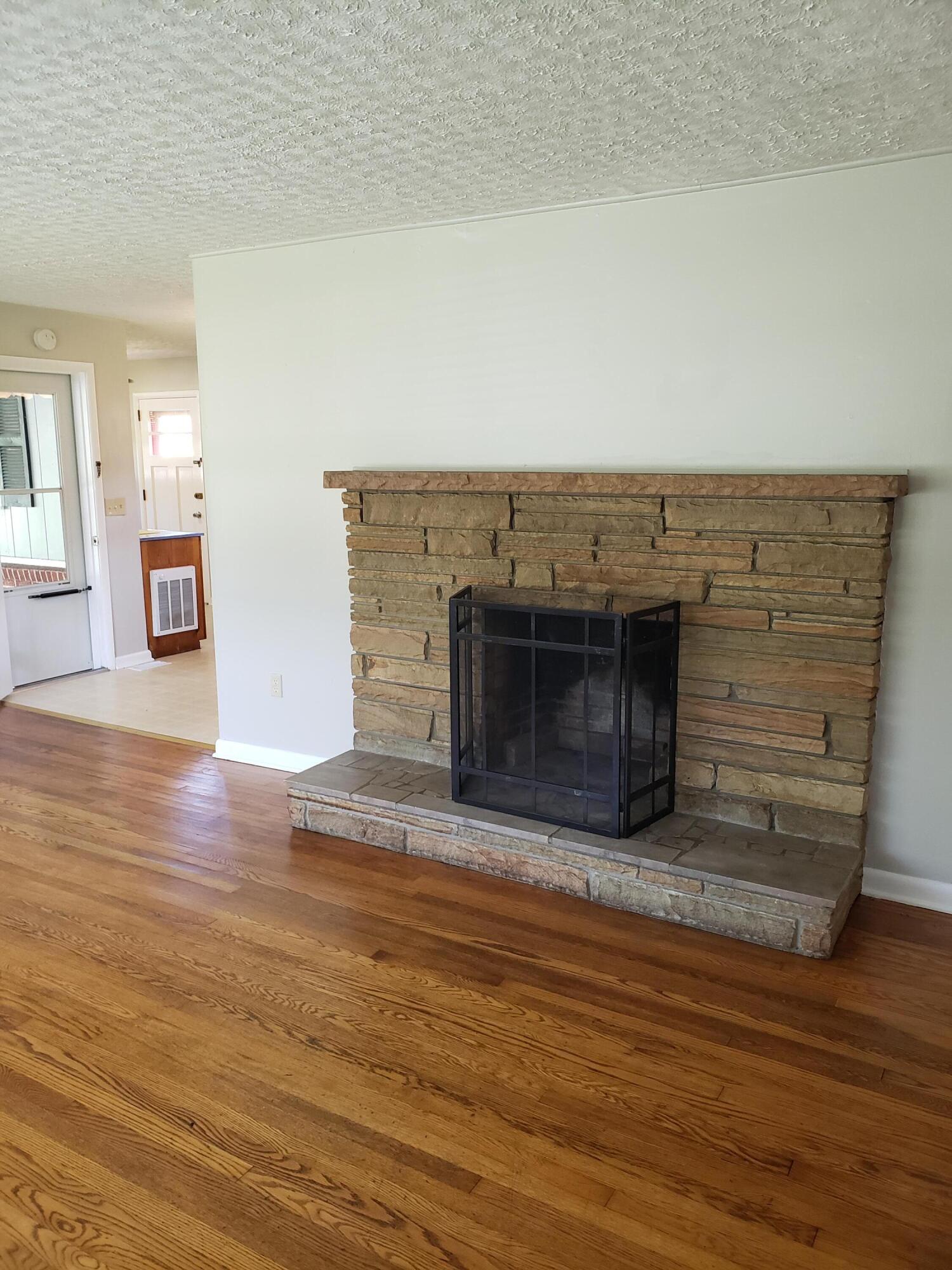 824 West Carters Valley Road Kingsport, TN 37660 - Photo 7 of 19 20210907_100616