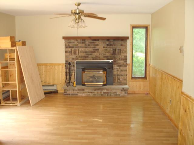 728 Decker Road Bushkill, PA 18324 - Photo 7 of 16 Living Room