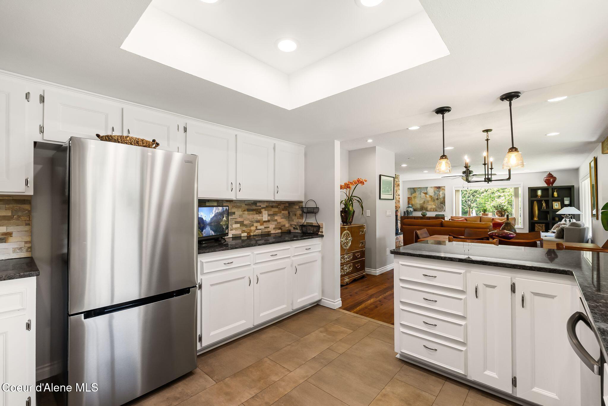 74 Eureka Road Sagle, ID 83860 - Photo 21 of 102 Kitchen