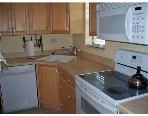 1995 Southwest Palm City Road, Unit 47B Stuart, FL 34994 - Photo 5 of 16 Gallery Image 5