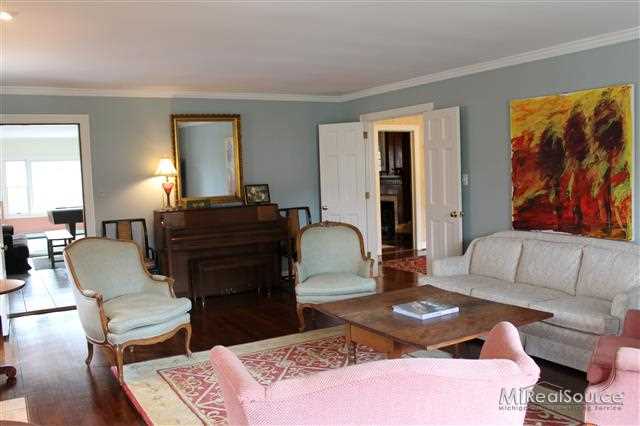 1038 Audubon Road Grosse Pointe, MI 48230 - Photo 4 of 23 31146216-3.JPG
