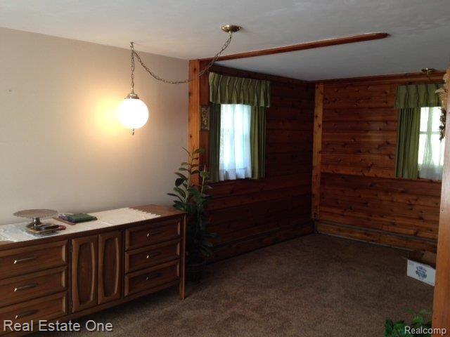 4065 Orion Road Rochester, MI 48306 - Photo 7 of 10 Living Room