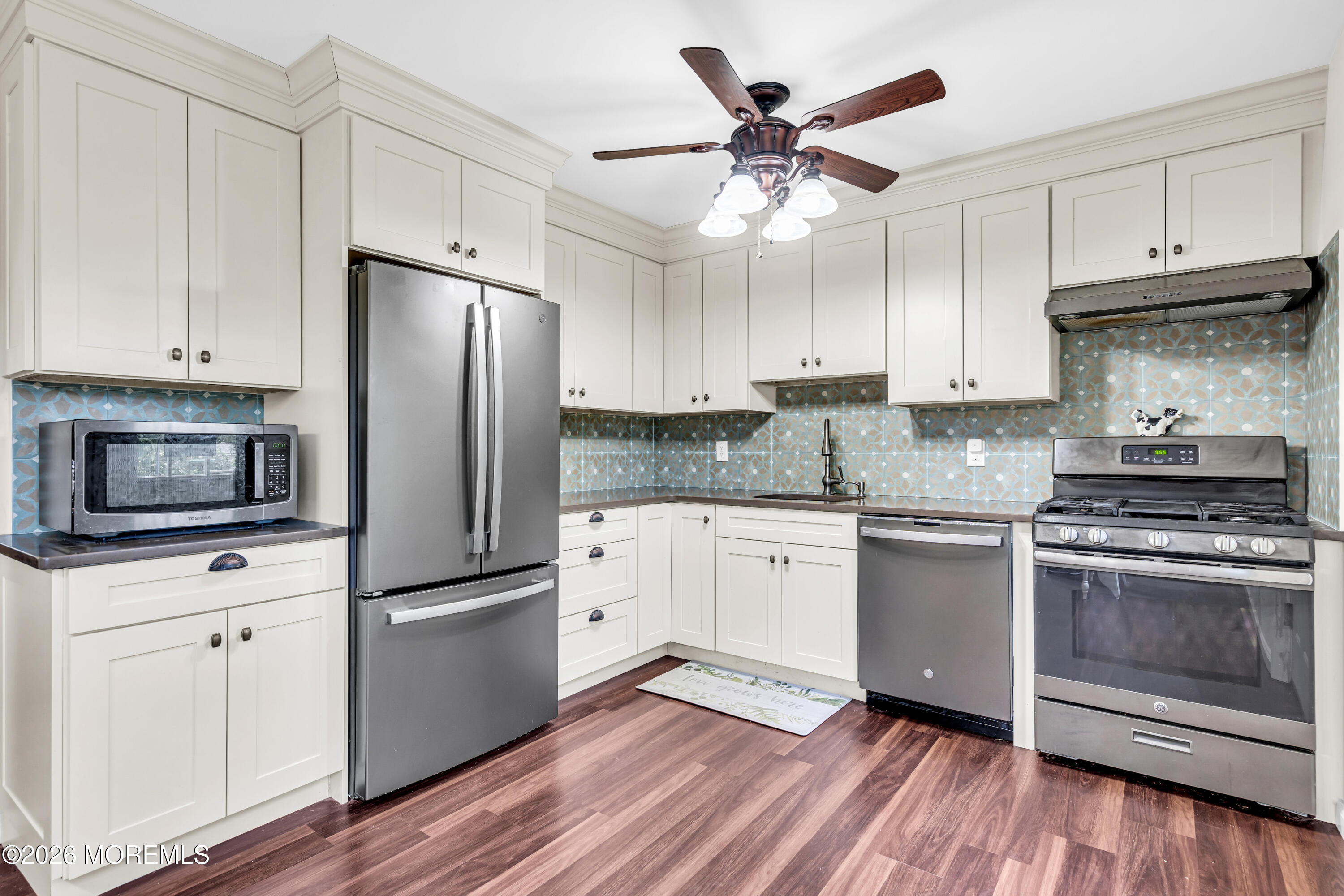 52 Darien Road Howell, NJ 07731 - Photo 10 of 41 026_dsc09361_721