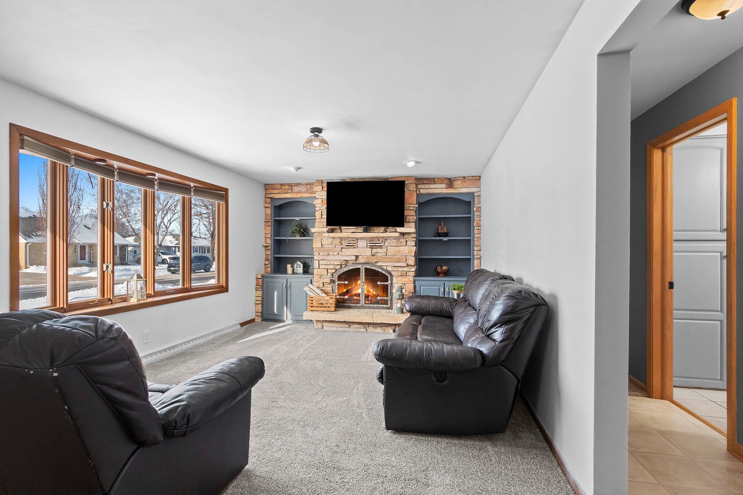 259 South Patrick Street Kimberly, WI 54136 - Photo 2 of 21