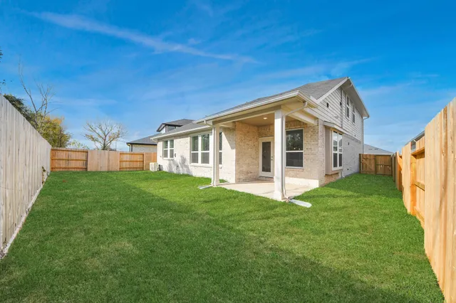 $379,940 | 220 Magnolia Laurel Drive, Alvin, TX 77511