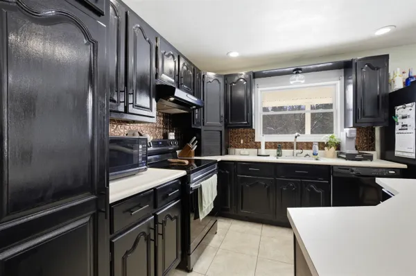 $479,900 | 438 Canaan Hill Road, Canaan, VT 05903