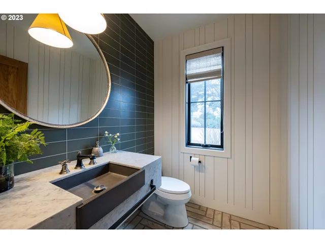 $3,695,000 | 33723 Van Duyn Road, Eugene, OR 97408