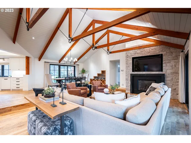 $3,695,000 | 33723 Van Duyn Road, Eugene, OR 97408