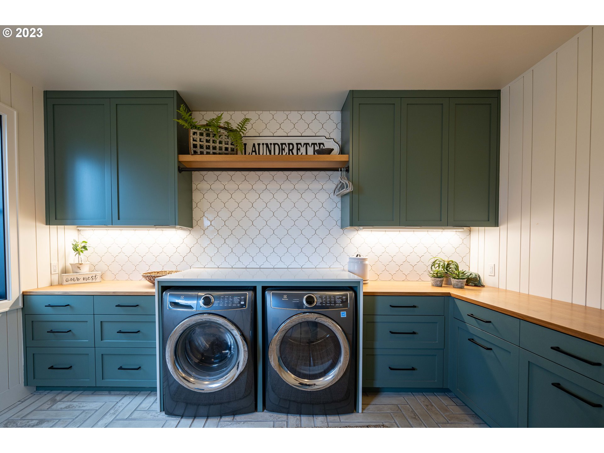 33723 Van Duyn Road Eugene, OR 97408 - Photo 32 of 48 a kitchen with a cabinets and a sink