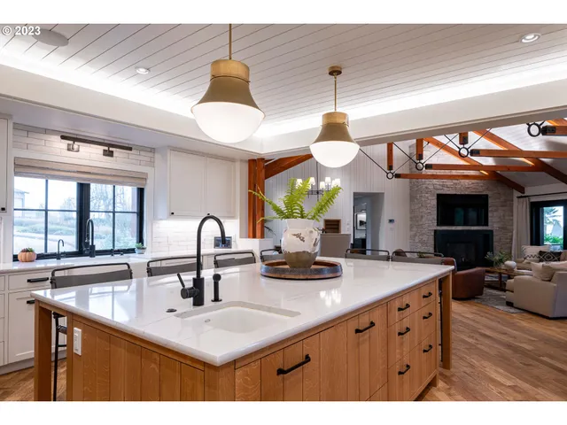 $3,695,000 | 33723 Van Duyn Road, Eugene, OR 97408