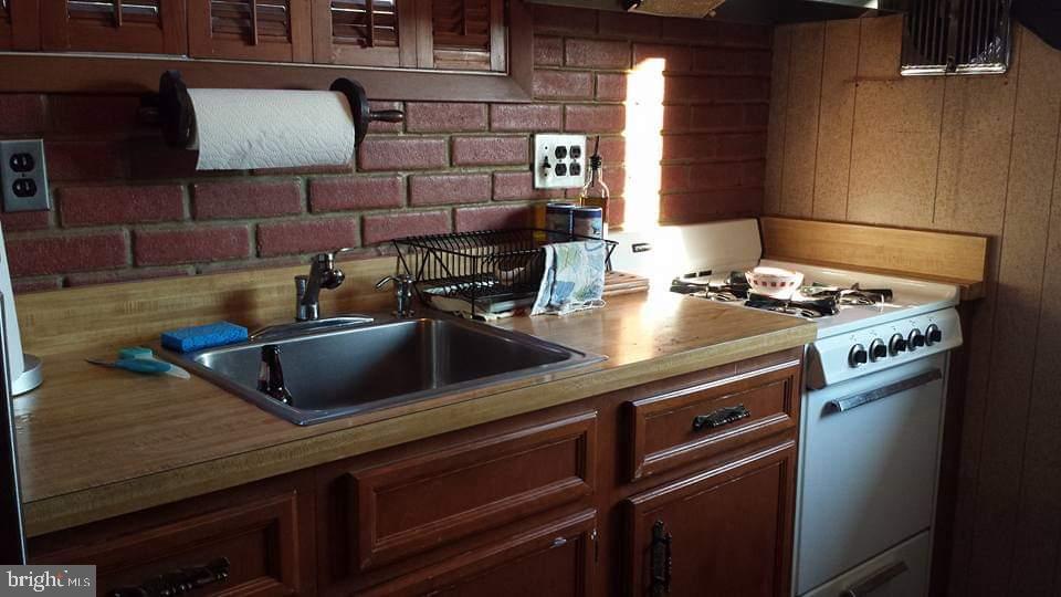 2436 Woodcroft Road Baltimore, MD 21234 - Photo 12 of 19 Gallery Image 12