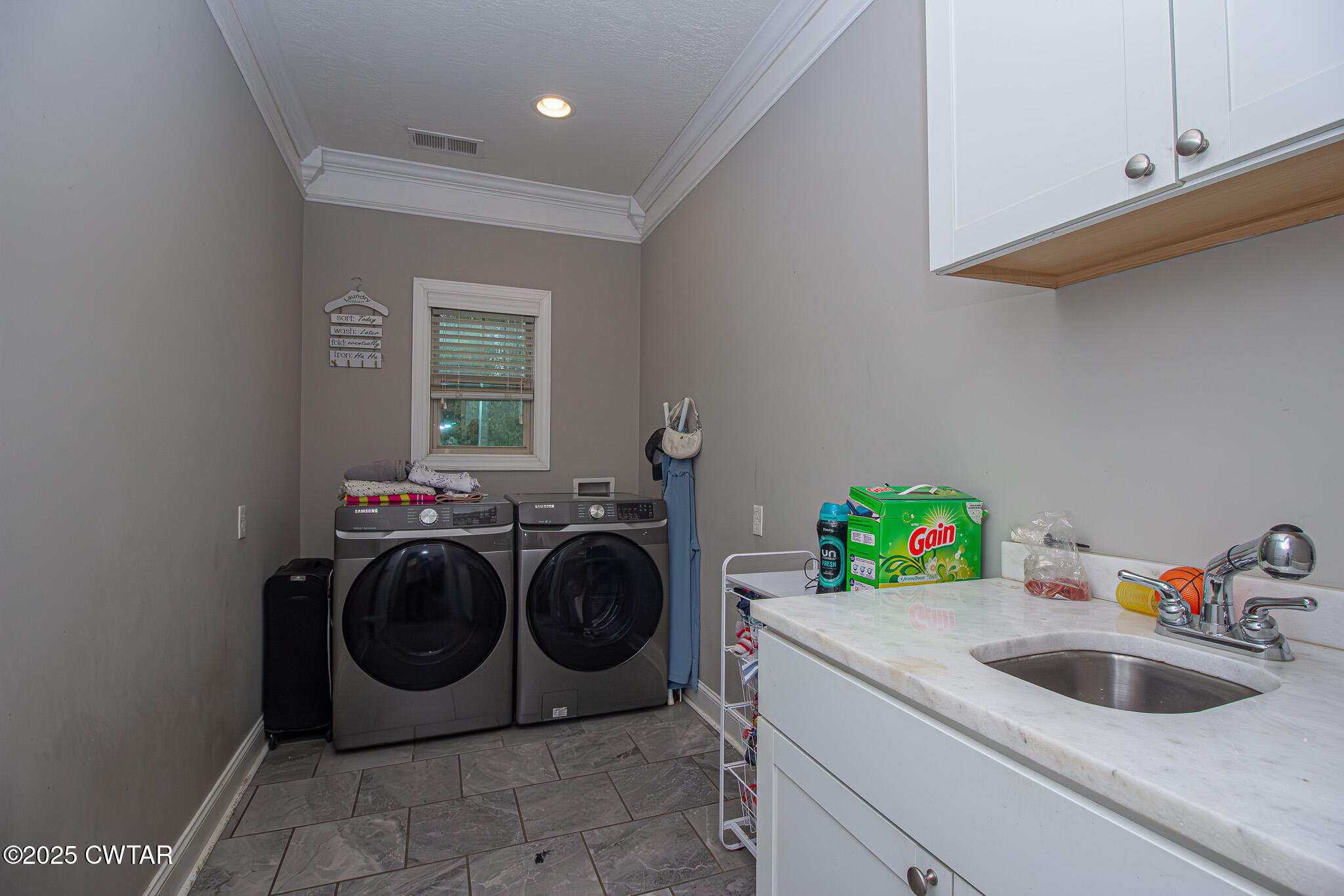 175 Ridgewood Drive Henderson, TN 38340 - Photo 21 of 43 a utility room with dryer and washer
