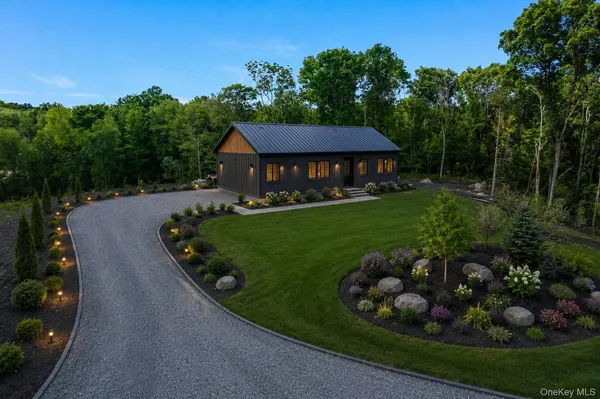 $1,395,000 | 625 Traver Road, Pleasant Valley, NY 12569