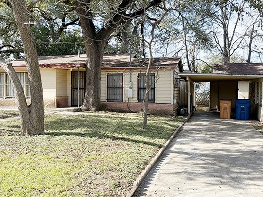 2520 South 6th Street Austin, TX 78704 - Photo 2 of 12 Front Exterior - Carport