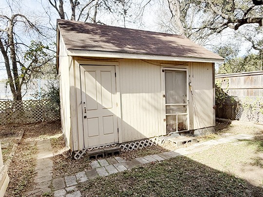 2520 South 6th Street Austin, TX 78704 - Photo 4 of 12 Two-room Storage/Workshop Building behind carport