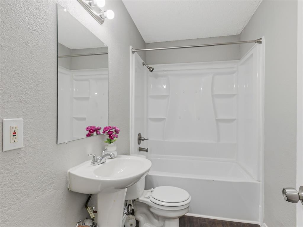 3211 Gus Thomasson Road Dallas, TX 75228 - Photo 18 of 23