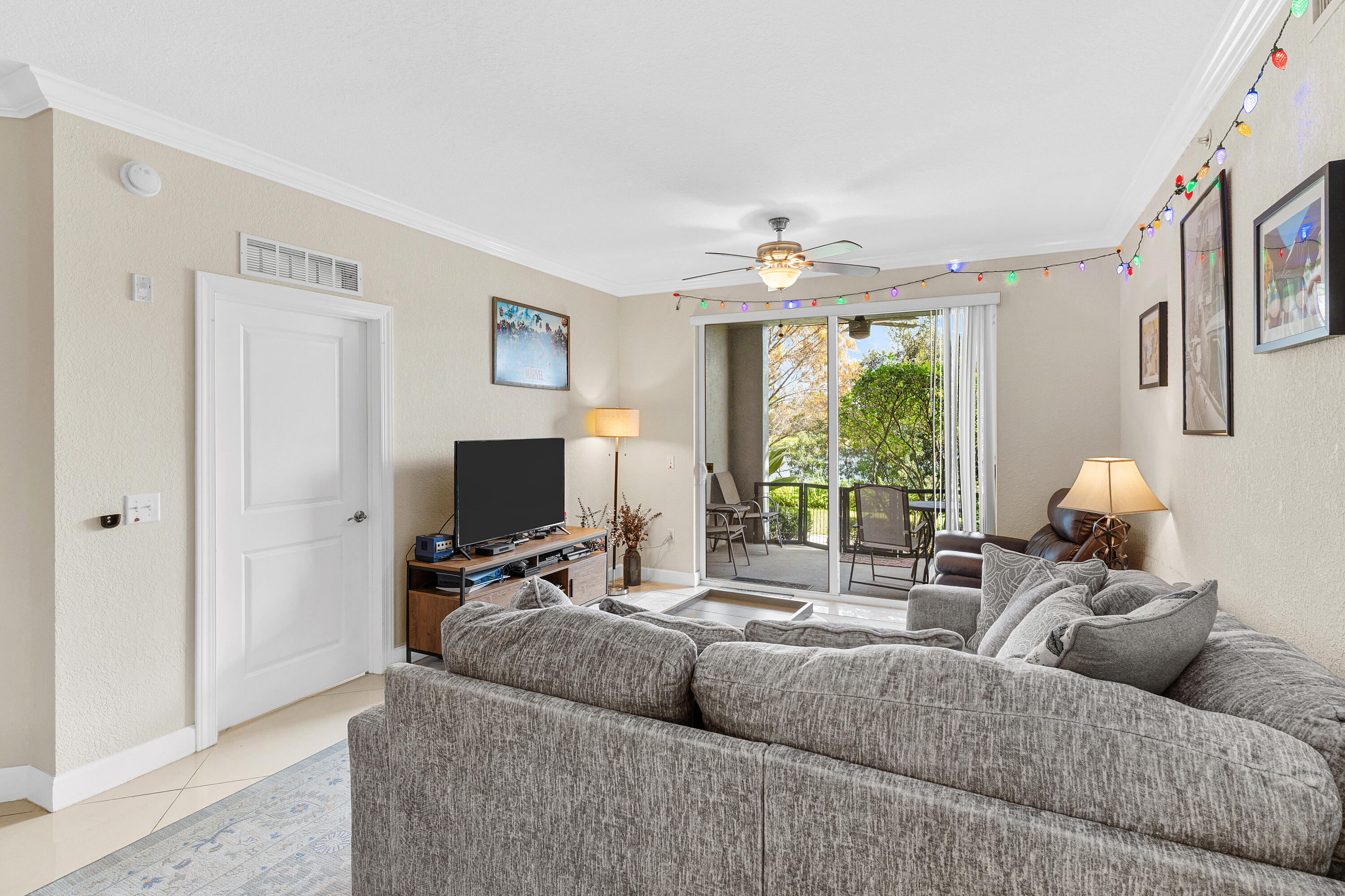 1660 Renaissance Commons Boulevard, Unit 2107 Boynton Beach, FL 33426 - Photo 11 of 39 006-1660RenaissanceCommonsBoulevard-2107