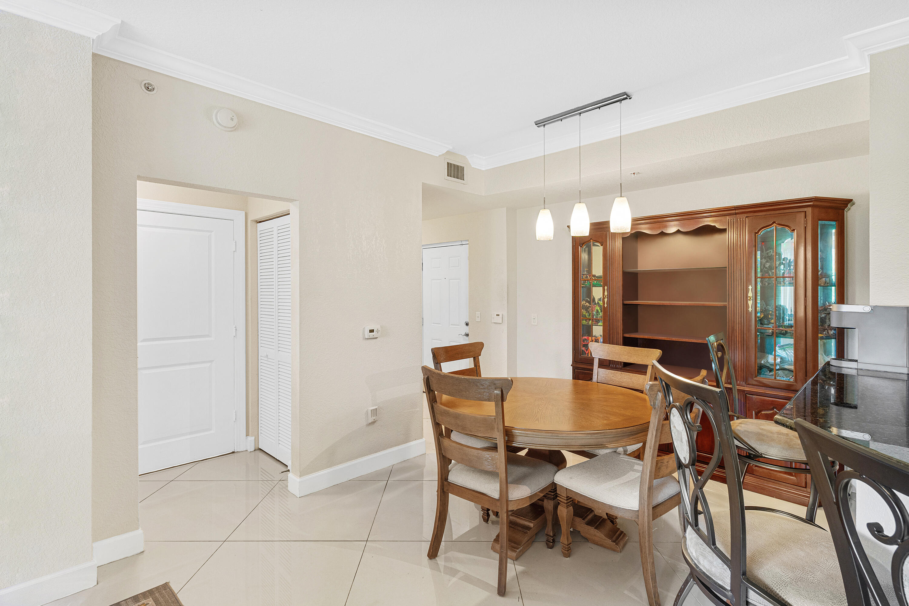 1660 Renaissance Commons Boulevard, Unit 2107 Boynton Beach, FL 33426 - Photo 7 of 39 004-1660RenaissanceCommonsBoulevard-2107