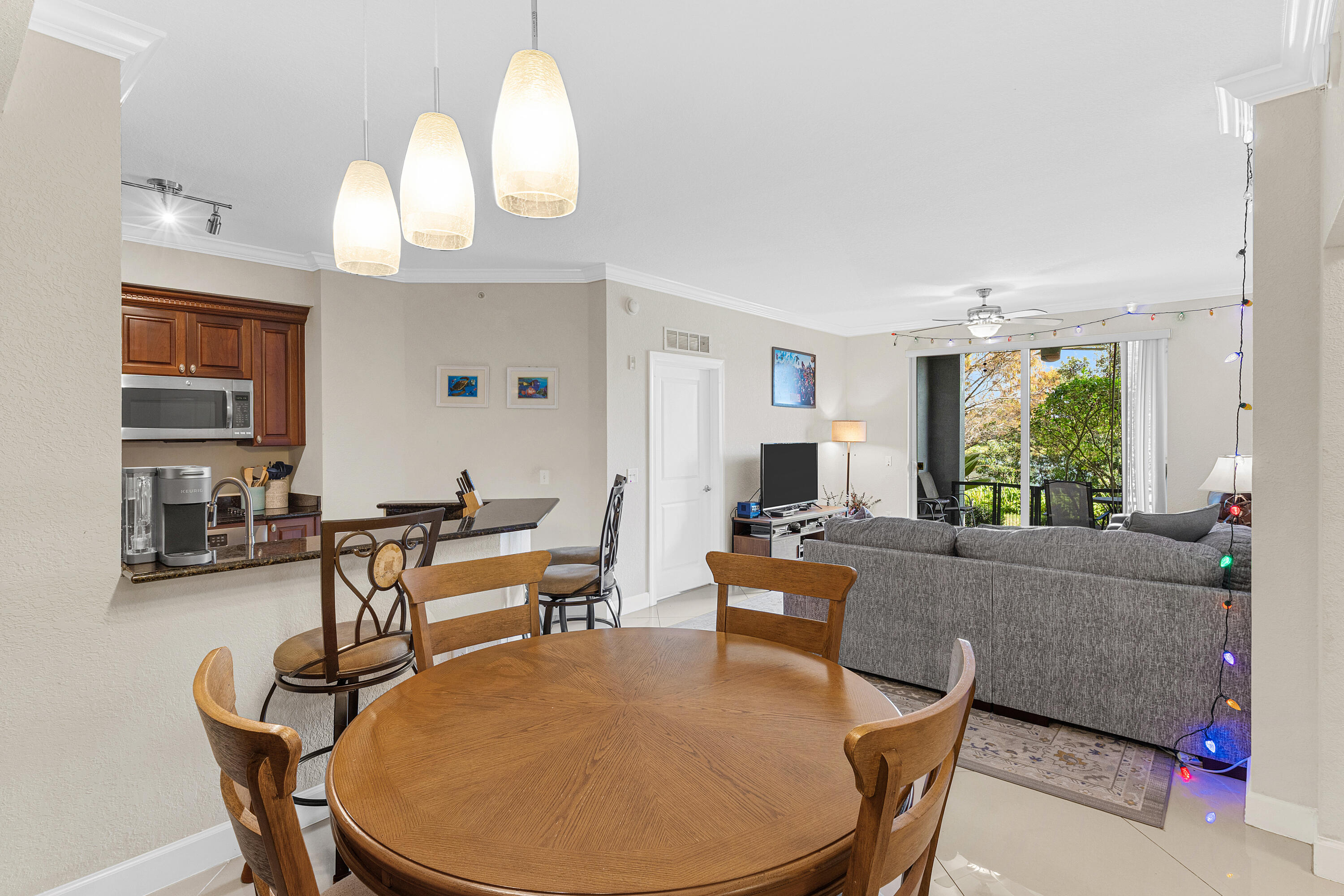 1660 Renaissance Commons Boulevard, Unit 2107 Boynton Beach, FL 33426 - Photo 8 of 39 013-1660RenaissanceCommonsBoulevard-2107