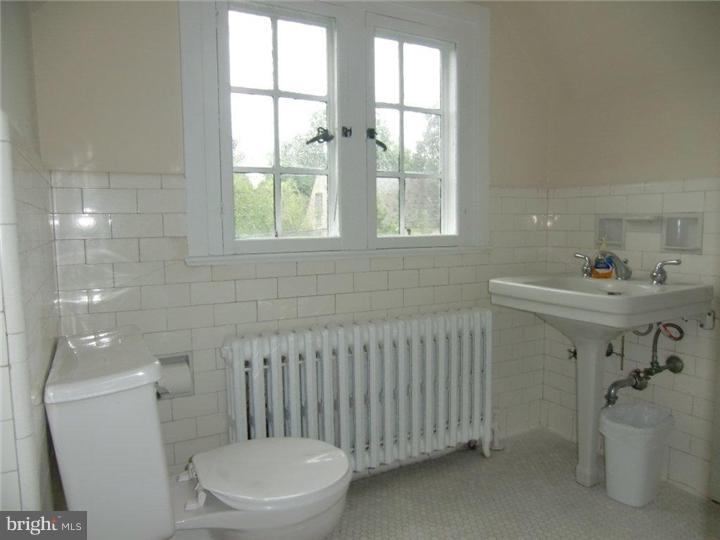 307 Overhill Road Wayne, PA 19087 - Photo 12 of 25 Bathroom