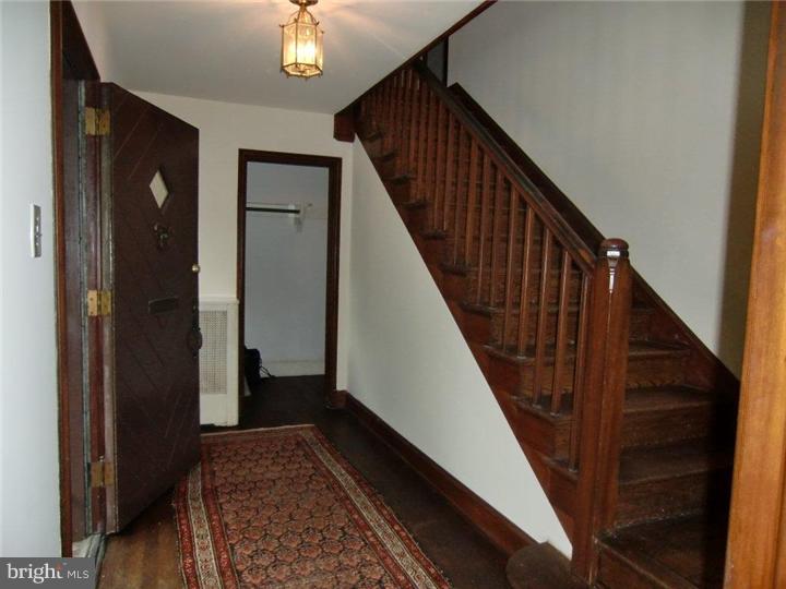 307 Overhill Road Wayne, PA 19087 - Photo 3 of 25 Foyer