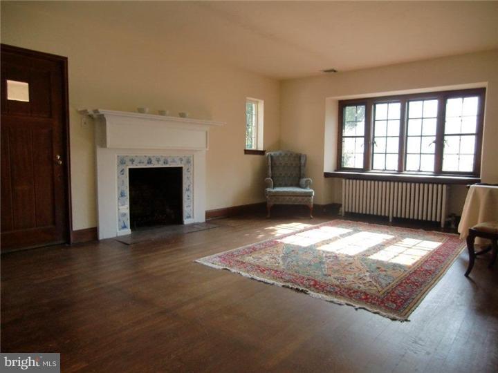 307 Overhill Road Wayne, PA 19087 - Photo 4 of 25 Living Room