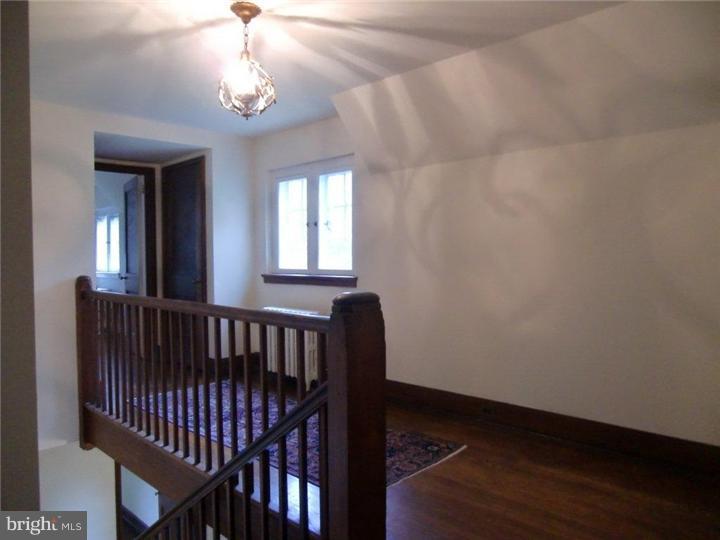 307 Overhill Road Wayne, PA 19087 - Photo 10 of 25 Hallway