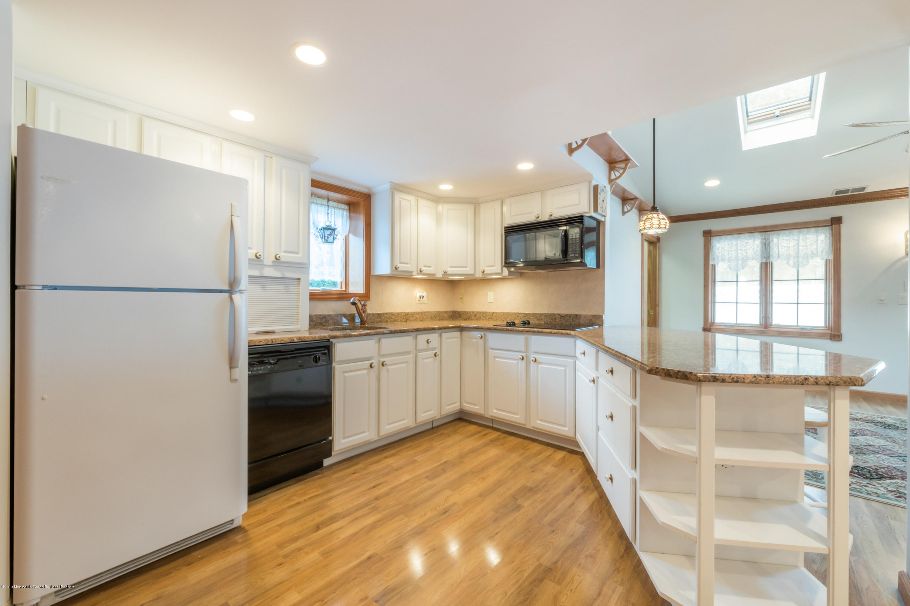 2 Chestnut Ridge Road Holmdel, NJ 07733 - Photo 15 of 23 11