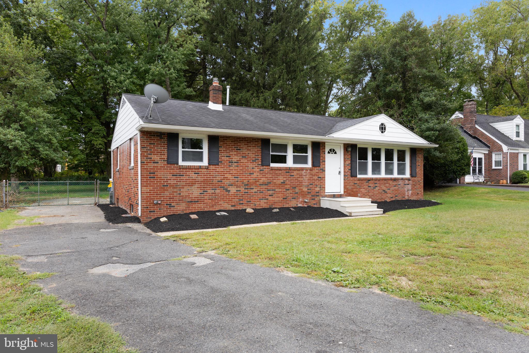 2109 Beverly Road Burlington, NJ 08016 - Photo 2 of 26 Gallery Image 2