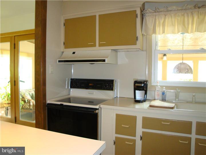 139 Beulah Road Doylestown, PA 18901 - Photo 12 of 25 Kitchen