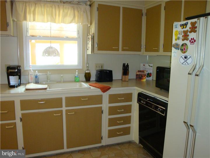 139 Beulah Road Doylestown, PA 18901 - Photo 13 of 25 Kitchen