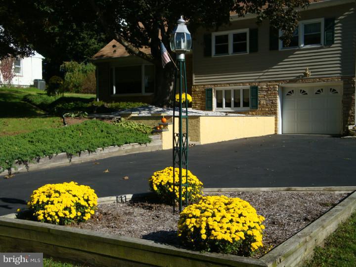 139 Beulah Road Doylestown, PA 18901 - Photo 5 of 25 Exterior