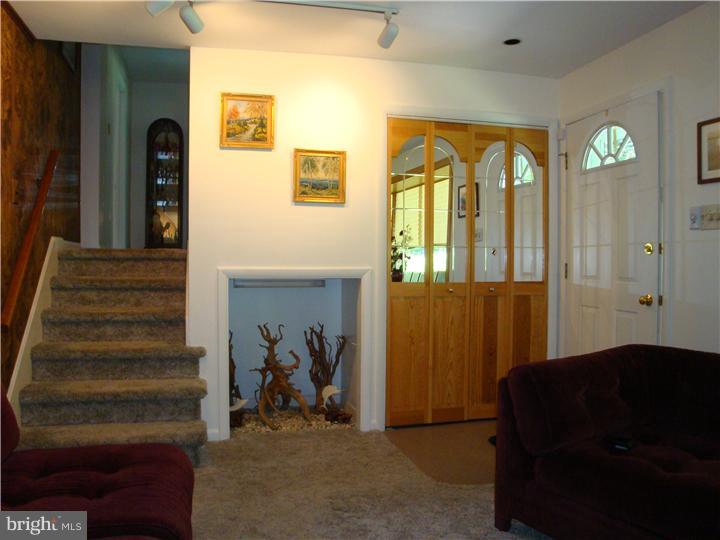 139 Beulah Road Doylestown, PA 18901 - Photo 9 of 25 Living Room