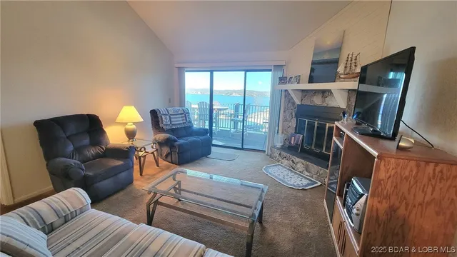 $210,900 | 147 Woodcrest Drive, Unit 3B, Lake Ozark, MO 65049