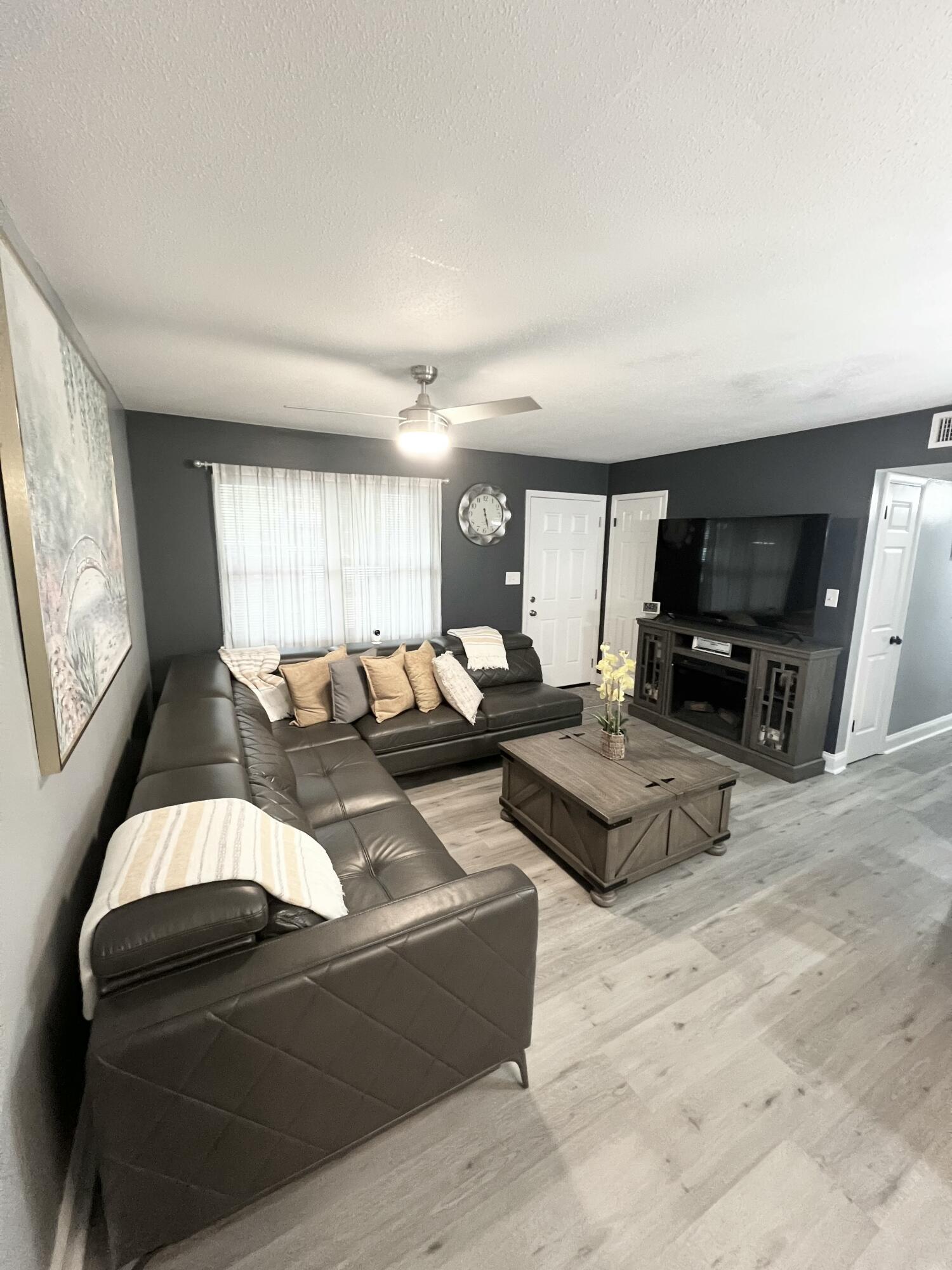 13 Port Dixie Boulevard Shalimar, FL 32579 - Photo 2 of 17 *