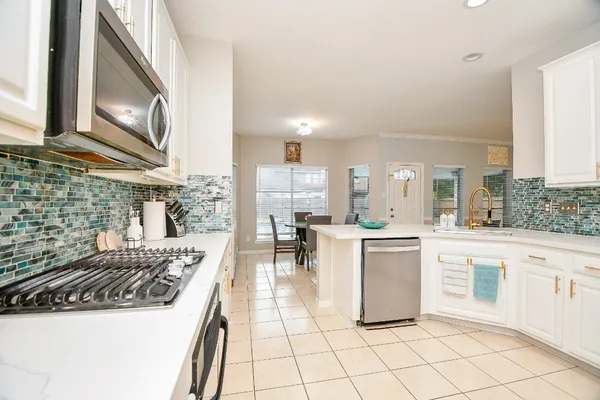 $489,900 | 3151 Mossy Elm Court, Houston, TX 77059