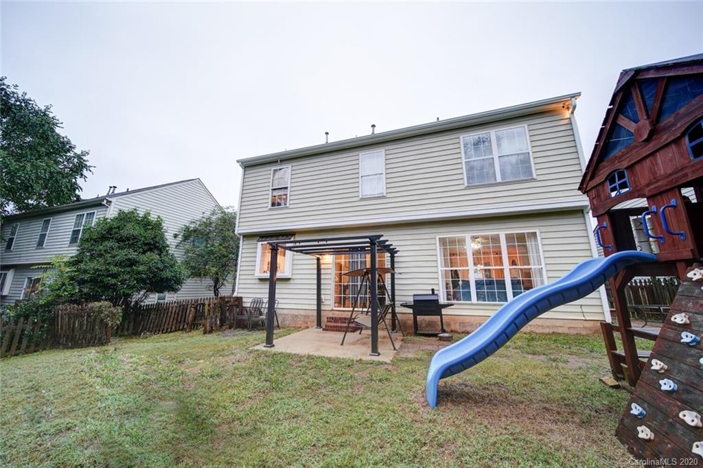 831 Clearbrook Road Matthews, NC 28105 - Photo 3 of 23 Gallery Image 3