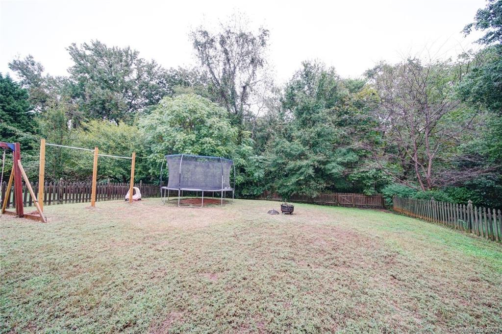 831 Clearbrook Road Matthews, NC 28105 - Photo 4 of 23 Gallery Image 4