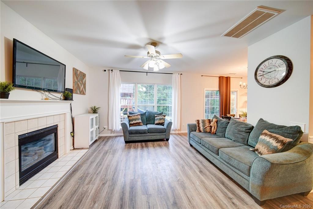 831 Clearbrook Road Matthews, NC 28105 - Photo 5 of 23 Gallery Image 5