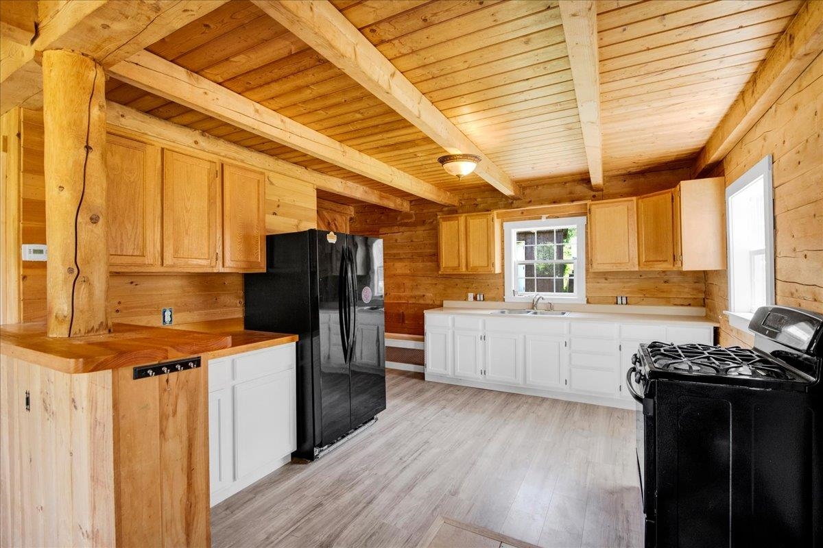 33 Foster Lane Barre, VT 05641 - Photo 5 of 52
