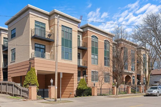 $335,000 | 530 West Doty Street, Unit 107, Madison, WI 53703