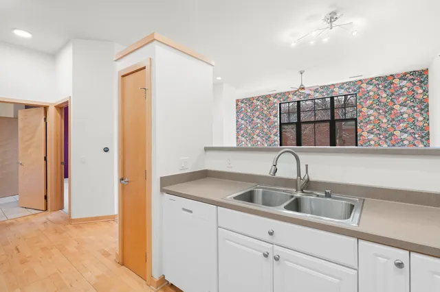 $335,000 | 530 West Doty Street, Unit 107, Madison, WI 53703