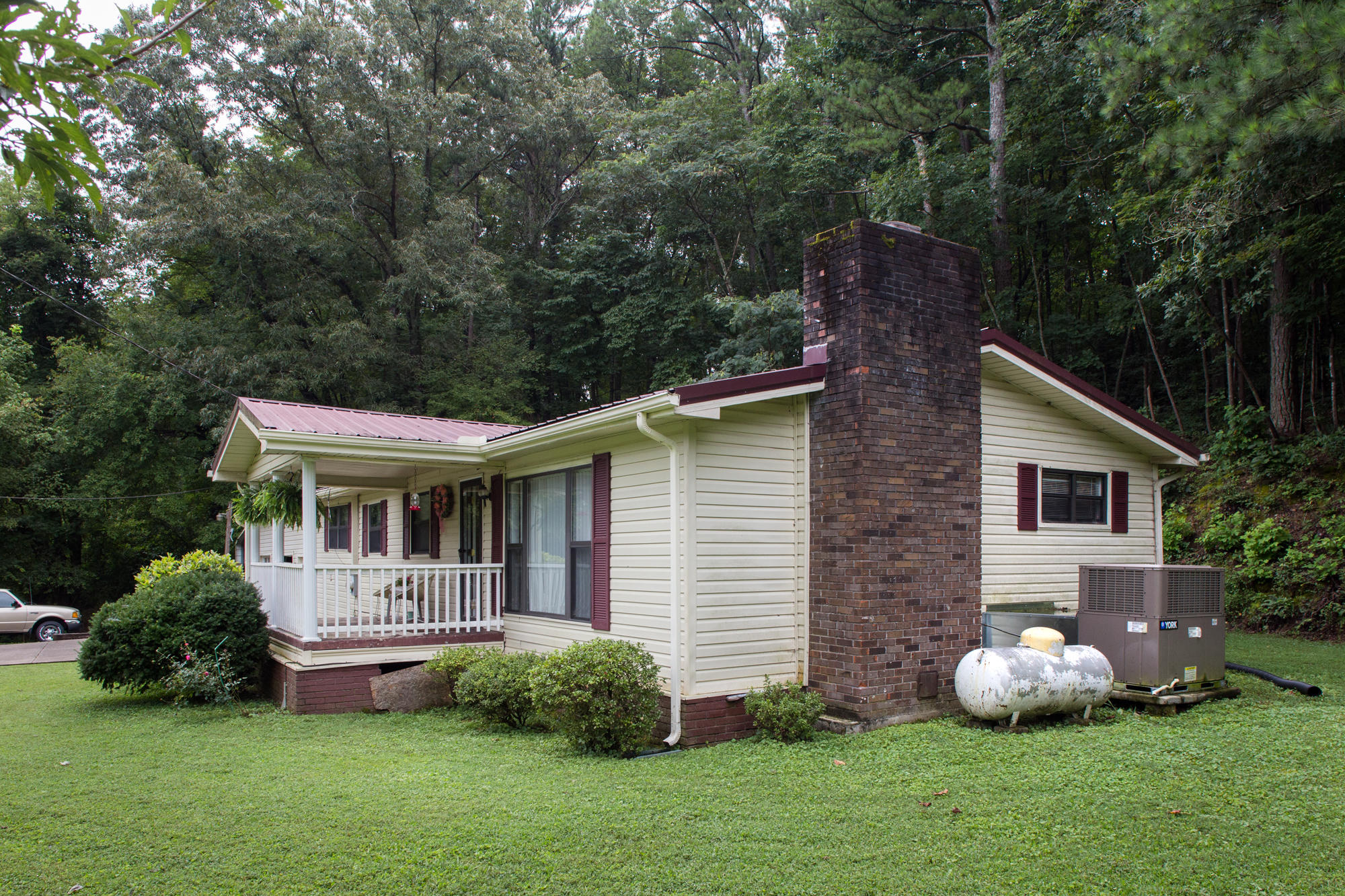 2149 North Long Hollow Road Chickamauga, GA 30707 - Photo 16 of 19 20180831_2149NLongHollow_095