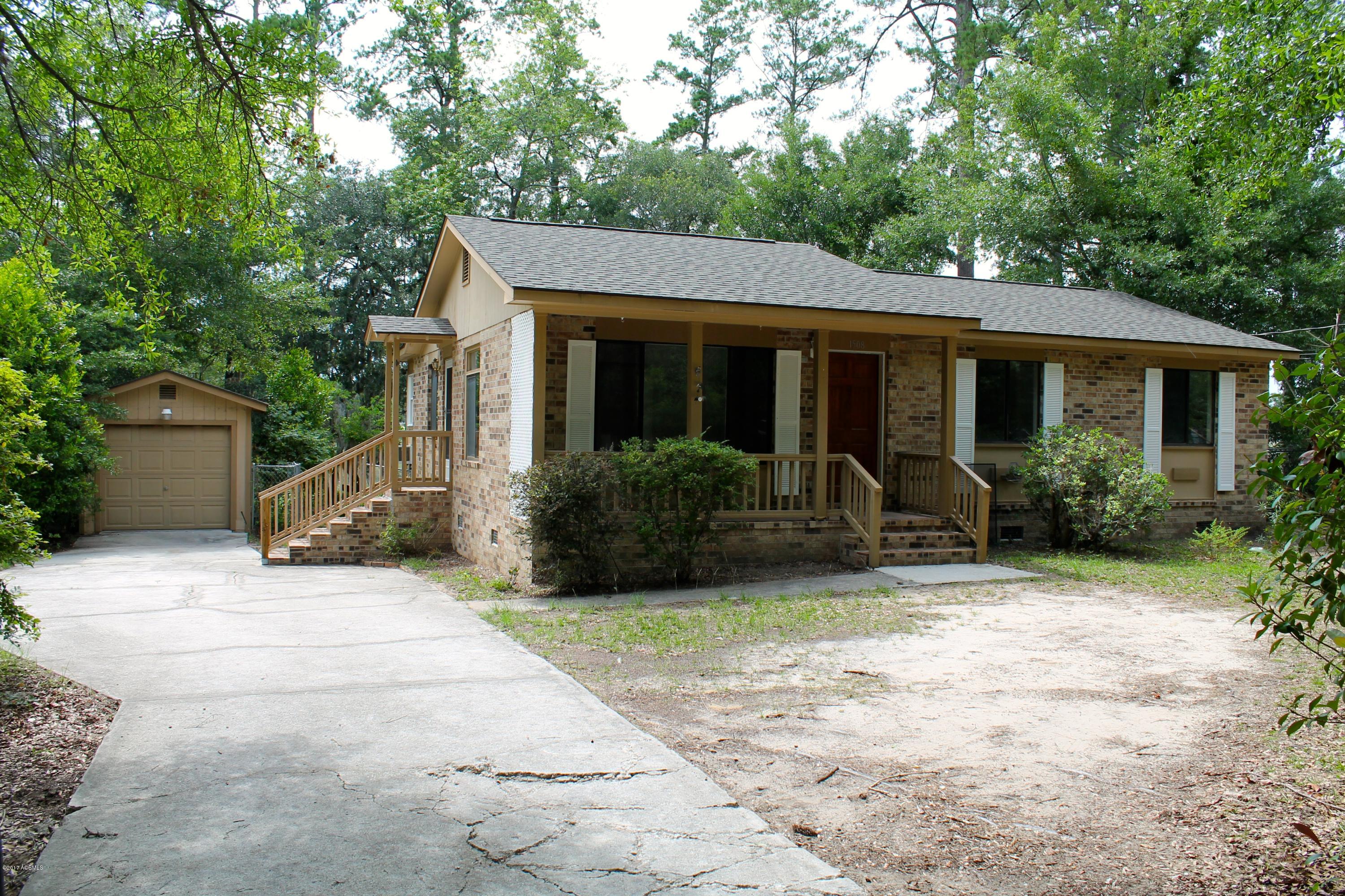 1508 Sycamore Street Beaufort, SC 29902 - Photo 1 of 18 IMG_4879