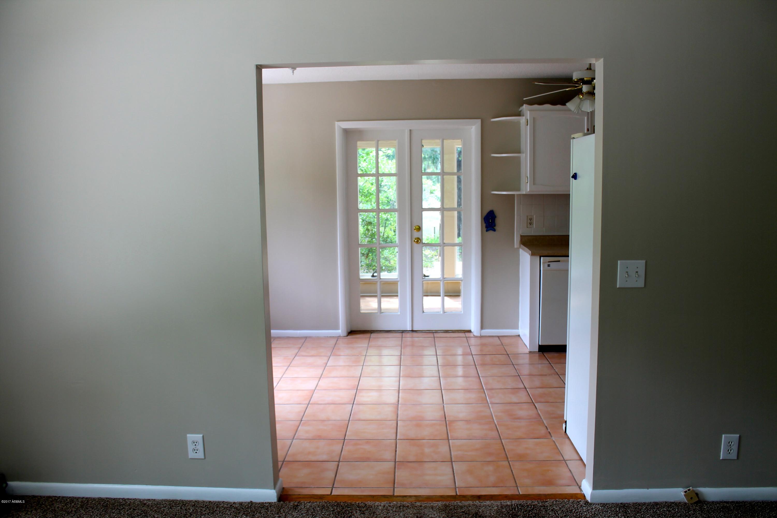 1508 Sycamore Street Beaufort, SC 29902 - Photo 5 of 18 IMG_4867