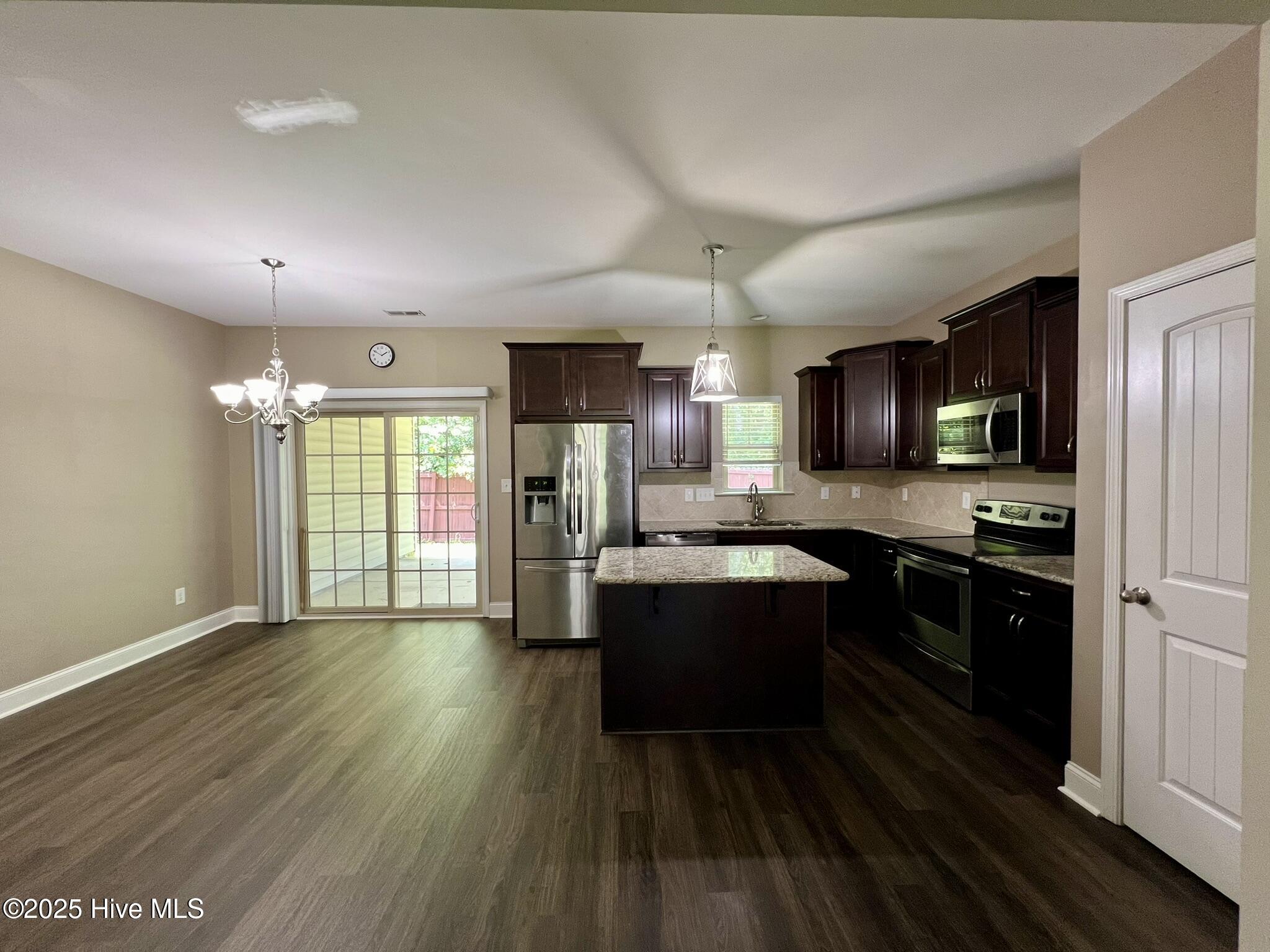 756 Sun Road Aberdeen, NC 28315 - Photo 4 of 25 IMG_4425