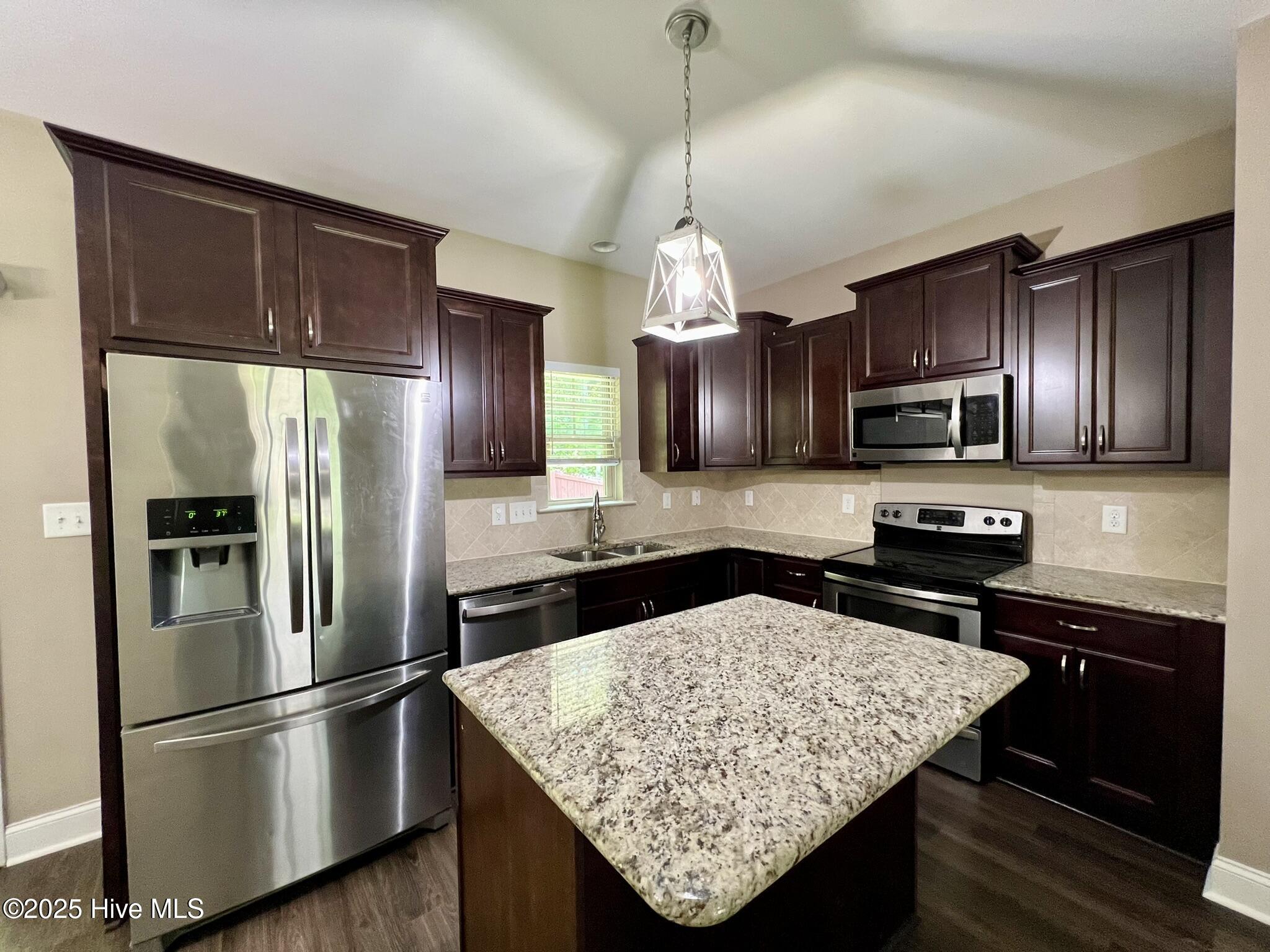 756 Sun Road Aberdeen, NC 28315 - Photo 5 of 25 IMG_4426