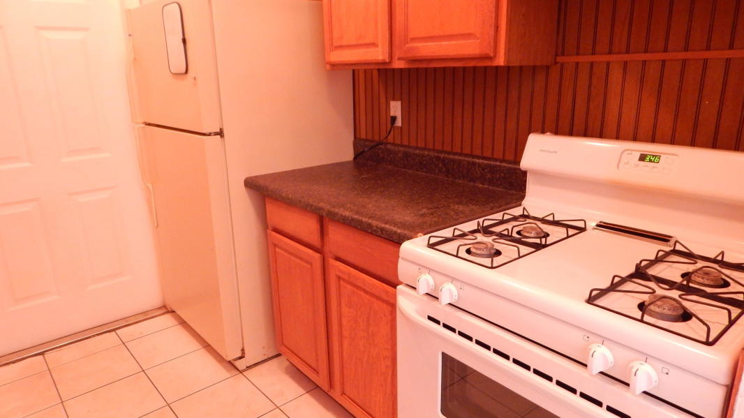 265 Southwest 7th Street, Unit 1 Boca Raton, FL 33432 - Photo 5 of 14 gas for stove in maintenance fee