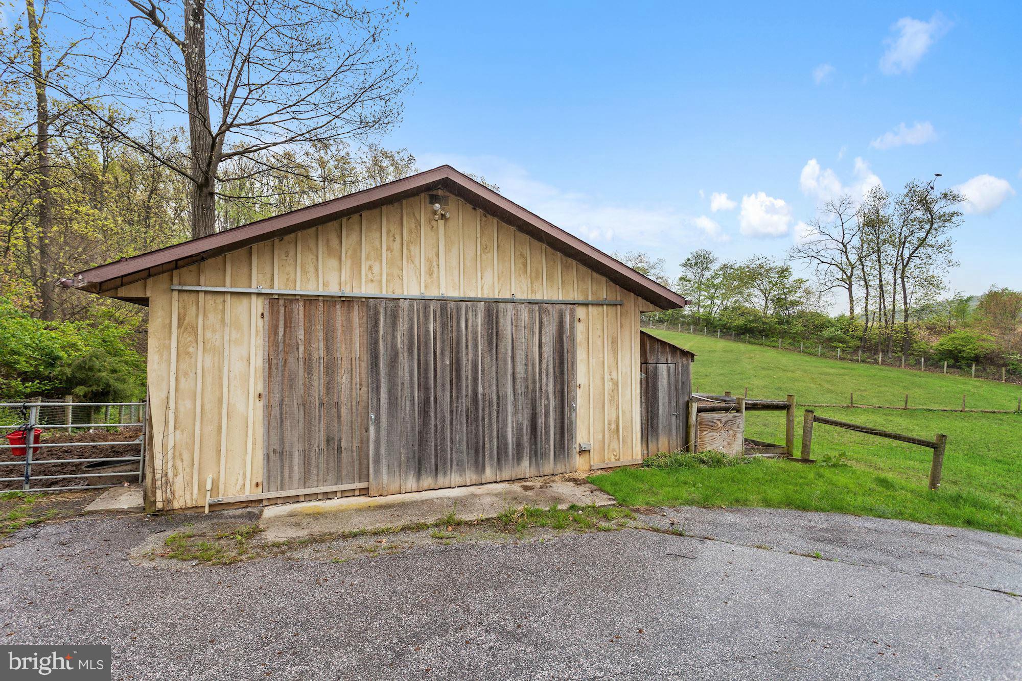 750 Silver Run Valley Road Westminster, MD 21158 - Photo 28 of 30 Barn